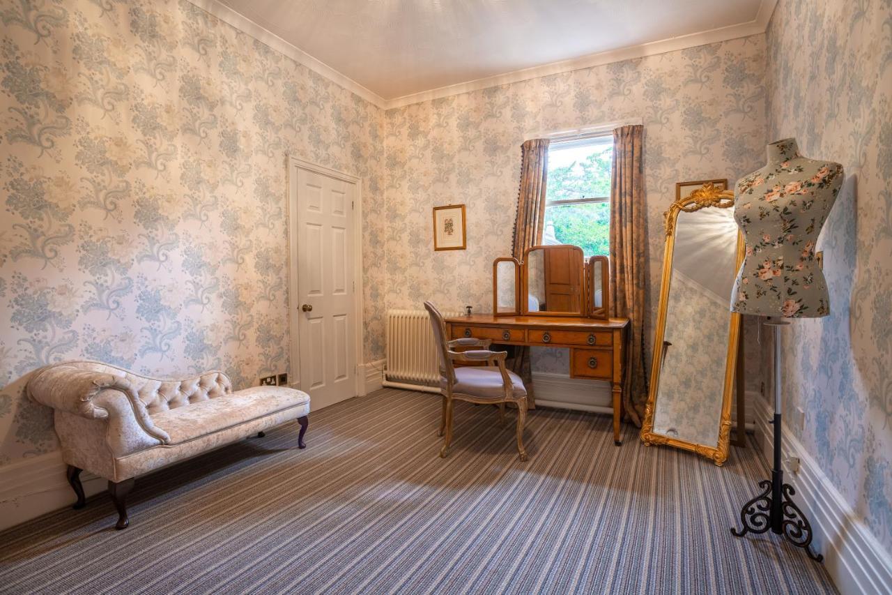 Woodland Manor Hotel Bedford Bagian luar foto