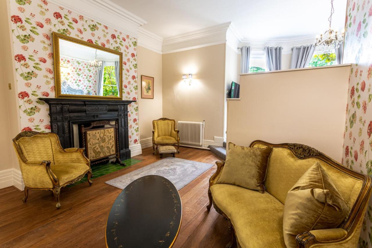 Woodland Manor Hotel Bedford Bagian luar foto