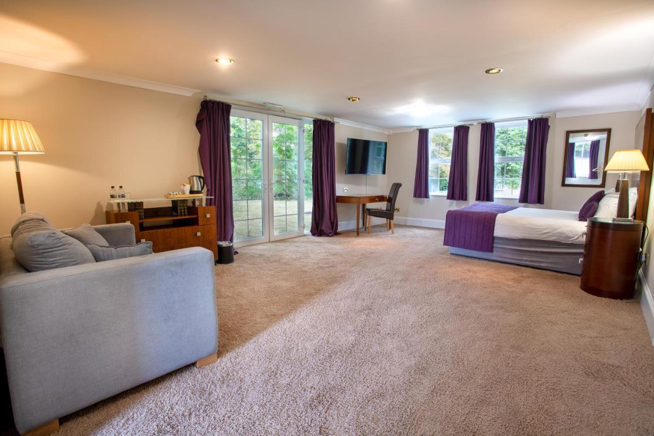 Woodland Manor Hotel Bedford Bagian luar foto