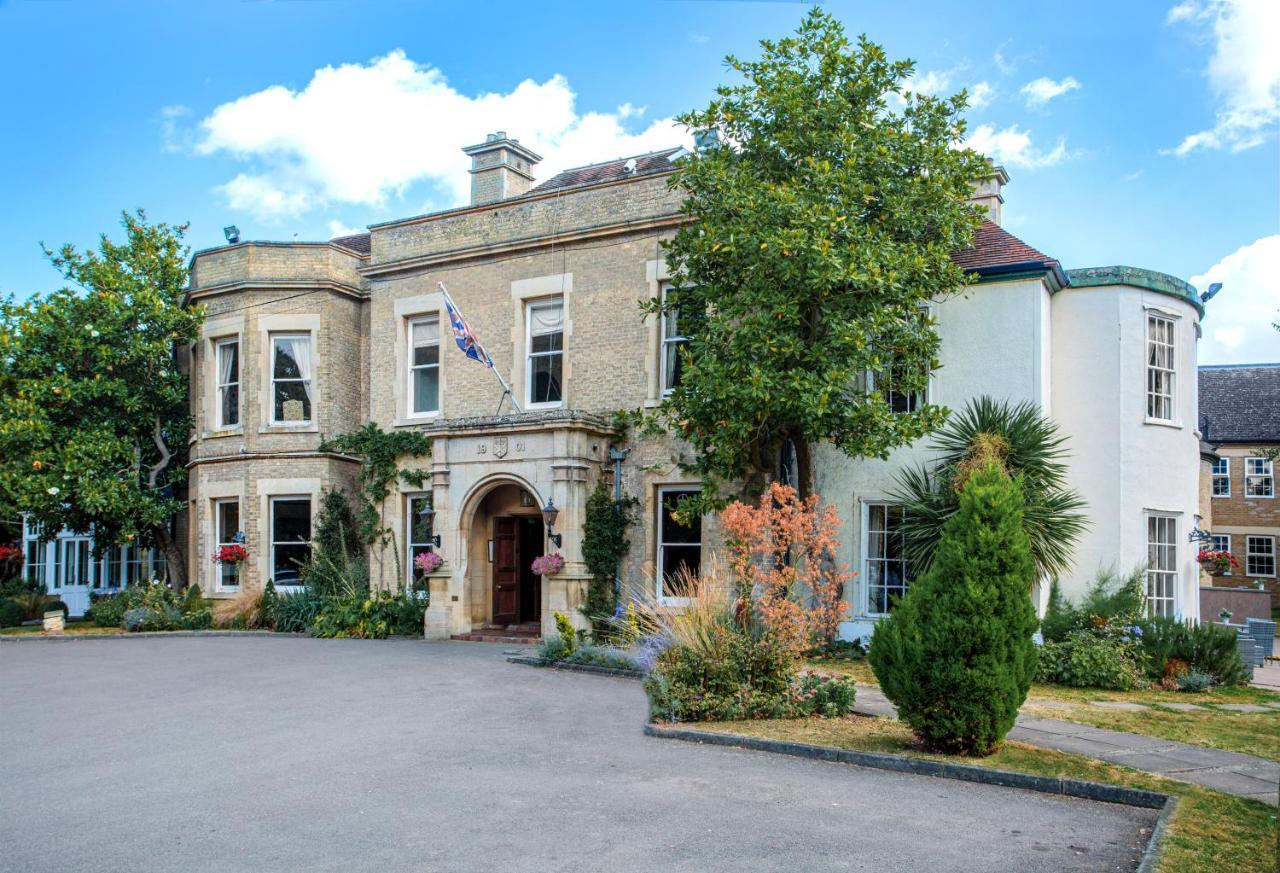 Woodland Manor Hotel Bedford Bagian luar foto