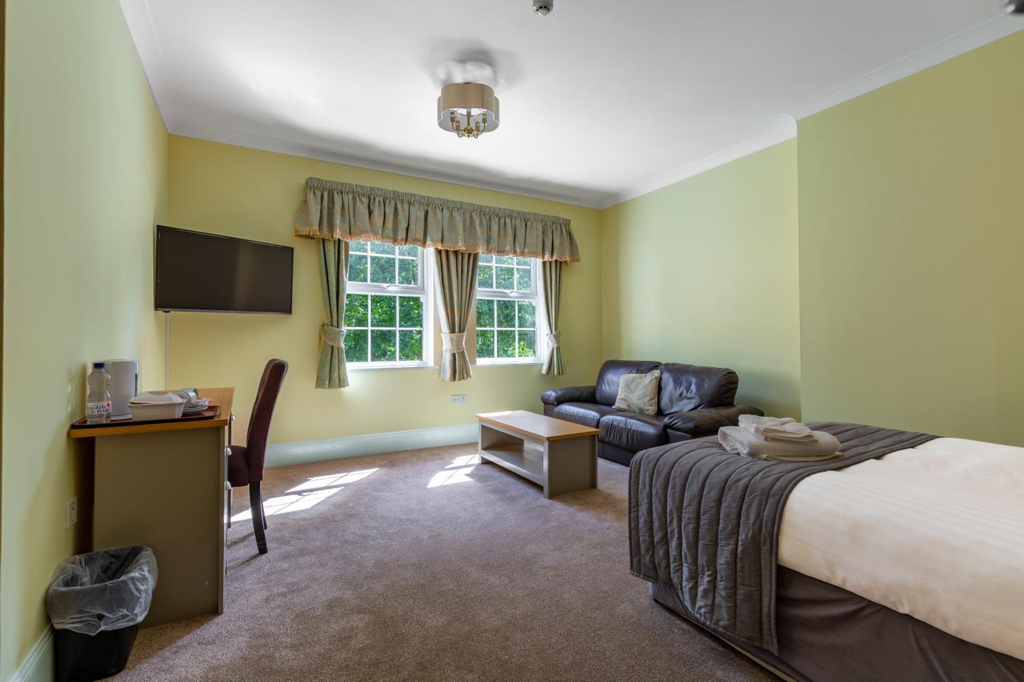 Woodland Manor Hotel Bedford Bagian luar foto