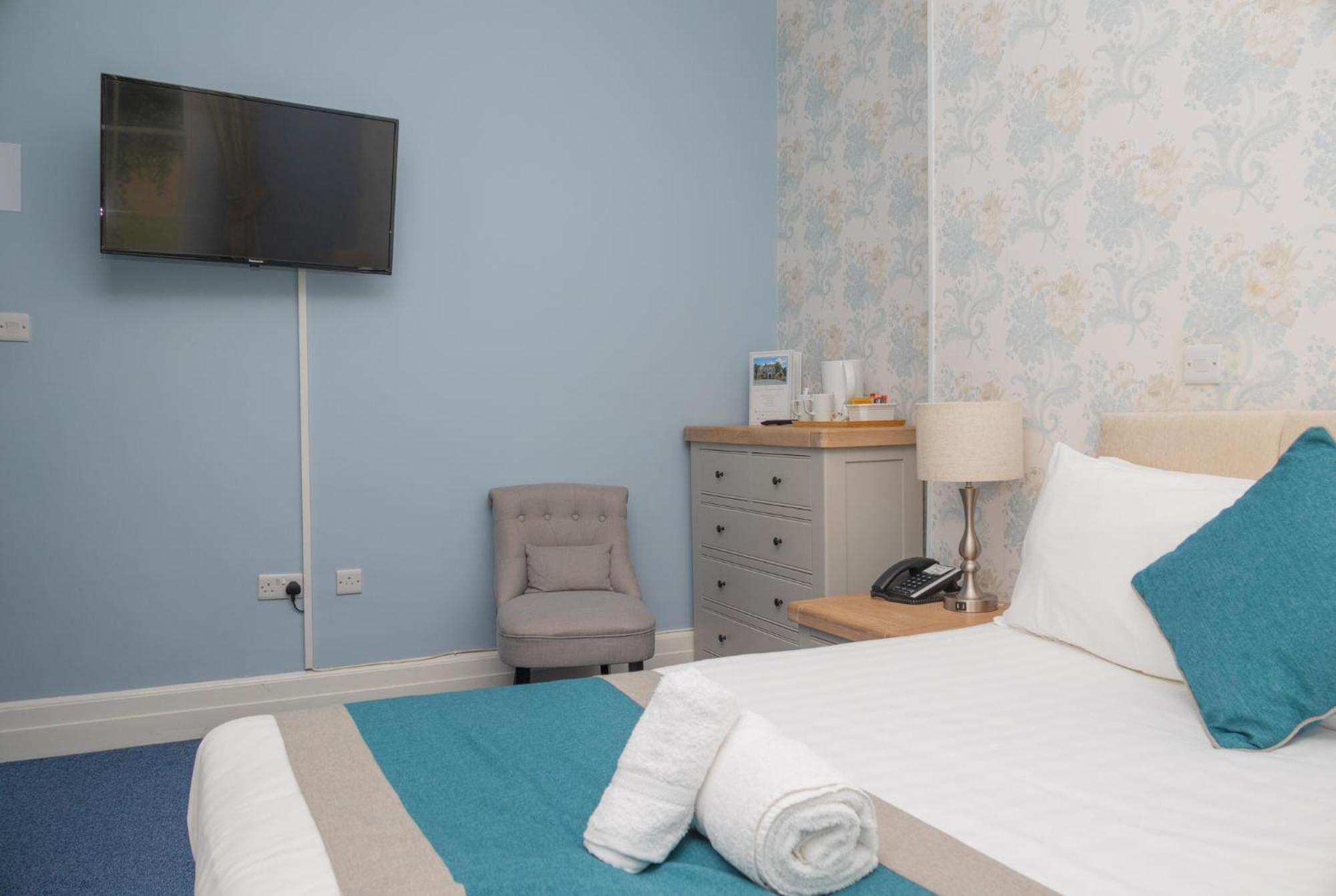 Woodland Manor Hotel Bedford Bagian luar foto